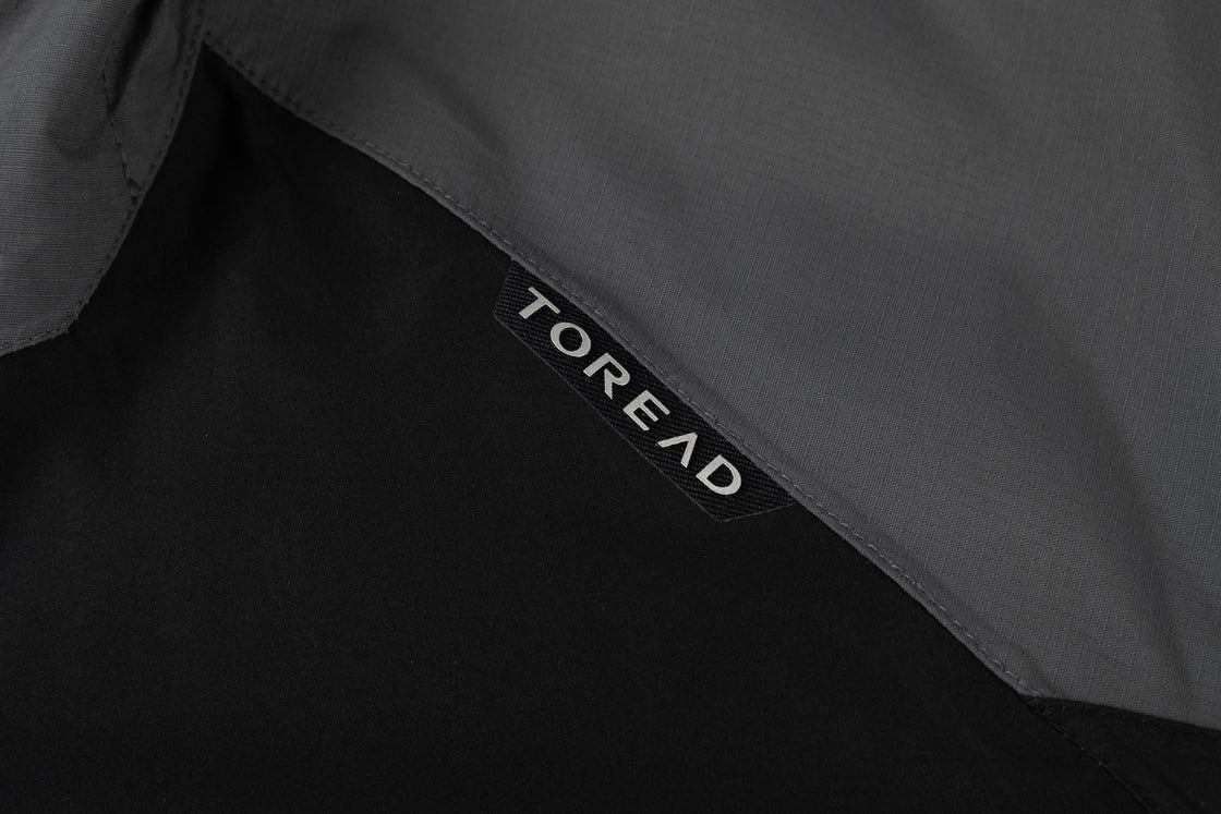 Men's Waterproof Outdoor Jacket with Removable Pockets